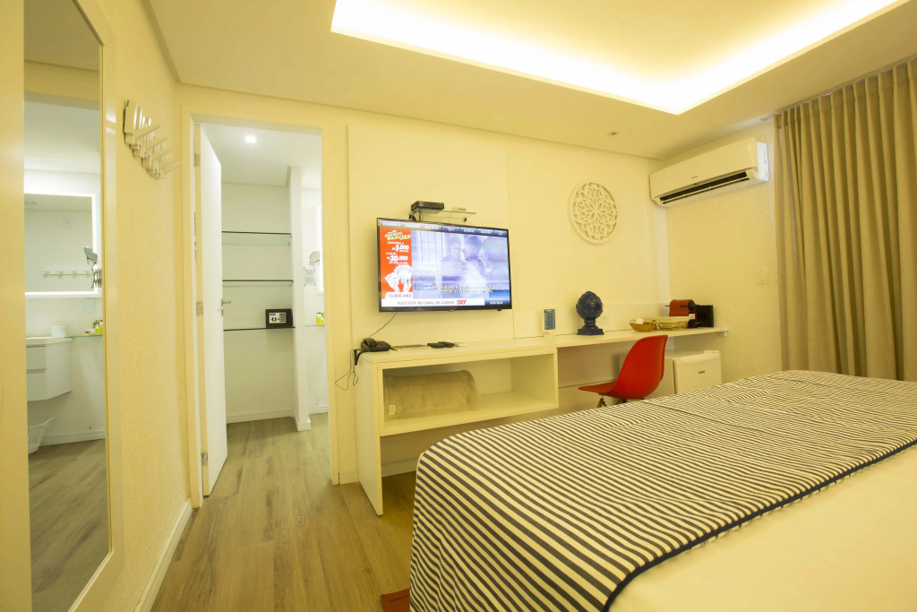 Dolphin Hotel