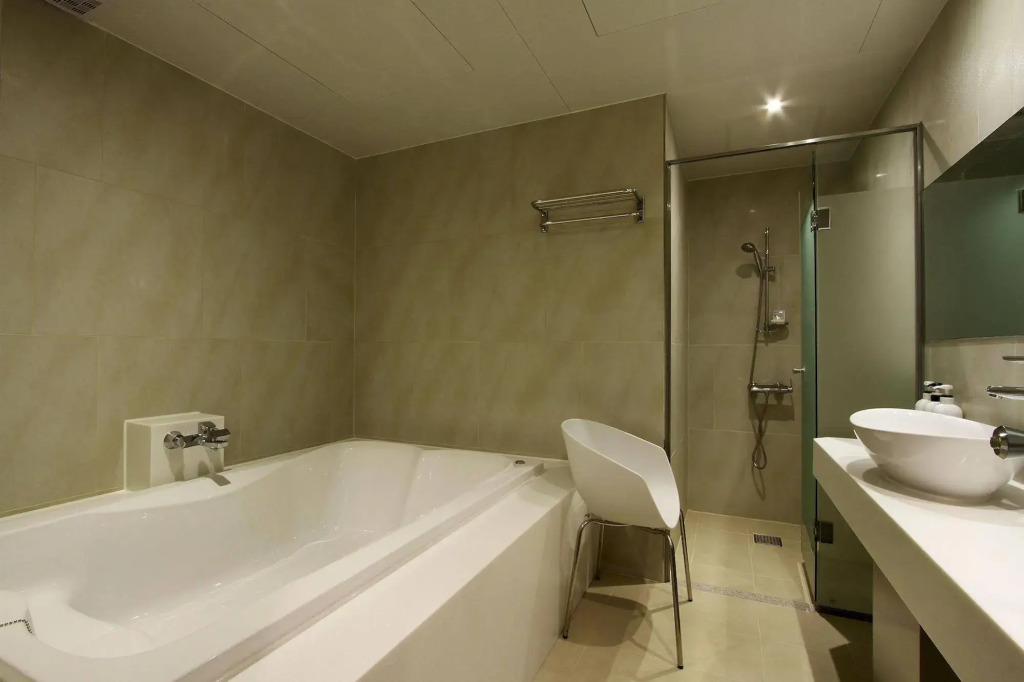 Bando Tourist Hotel