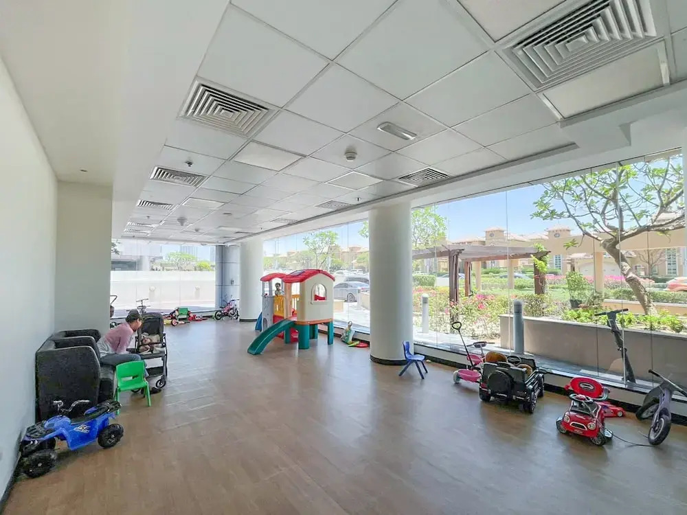 Modern 1-bed With Scenic Golf Course View