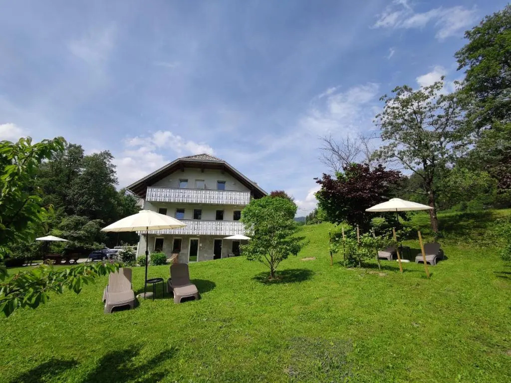 Lake House Sebanc