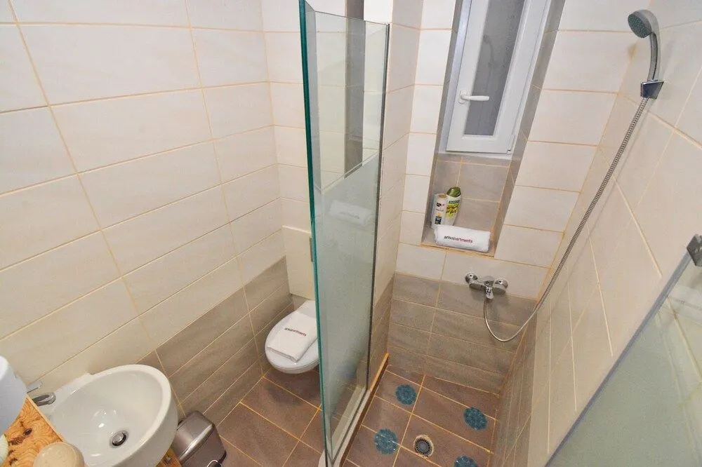 Kampielo Homes - Budget room prv bathroom