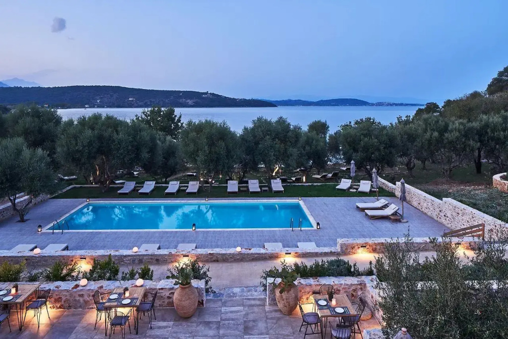 100 Rizes Seaside Resort