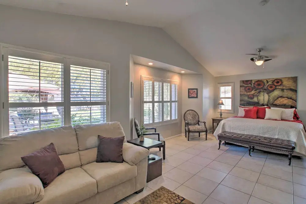 Game Room, Fire Pit & Putting Green: Glendale Home