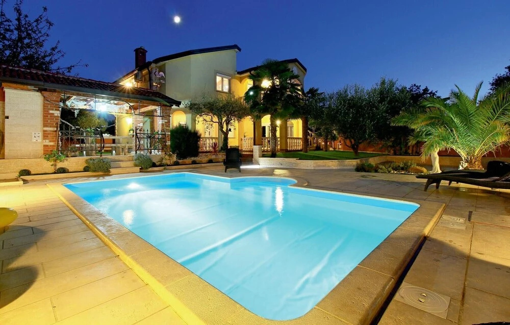 Amazing Apartment in Kosinozici With 1 Bedrooms, Wifi and Outdoor Swimming Pool
