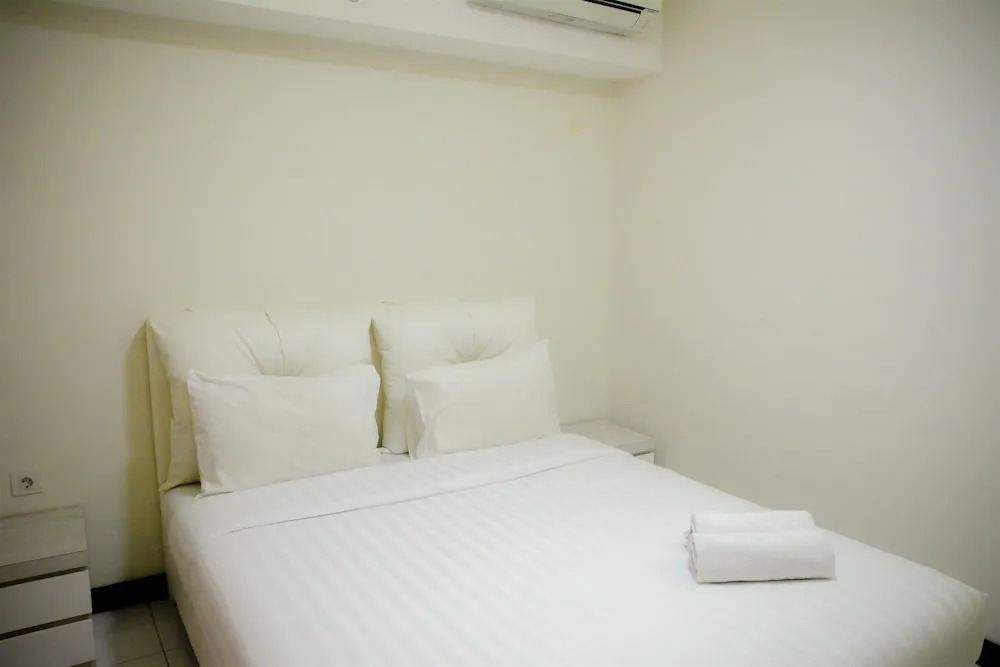 2 Bedrooms The Wave Kuningan Apartment by Travelio
