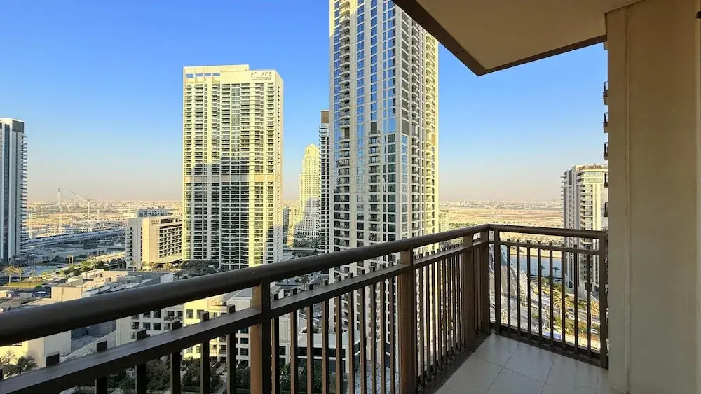 Dancenter Luxury 2 BR at Creek Side