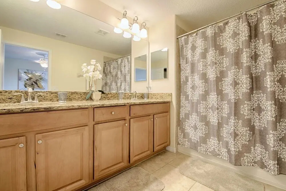 8925 Paradise Palms