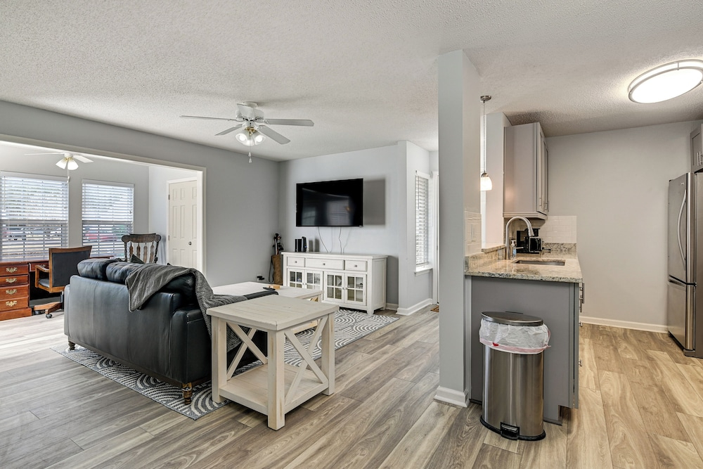 2 Mi to Shore: Surfside Beach Condo w/ Pool Access