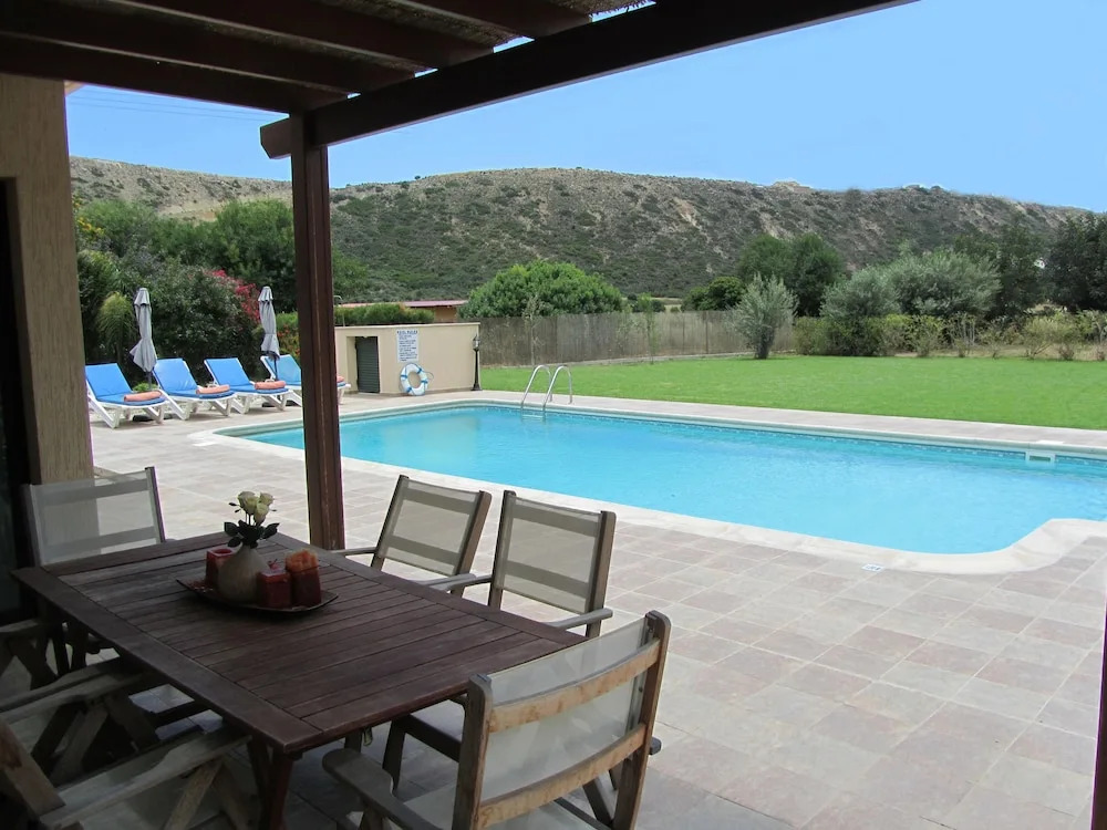 Gorgeous Bungalow by Pissouri Bay, With Private Pool, Landcaped Garden