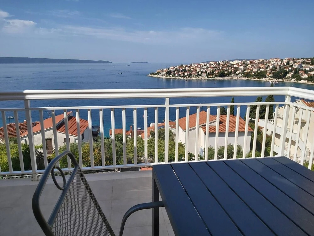 Heated Infinity Pool, Family Apartment With Panoramic sea View 3