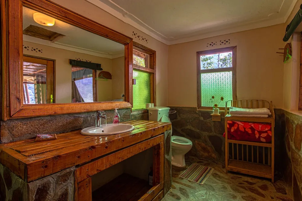 Rushaga Gorilla Lodge