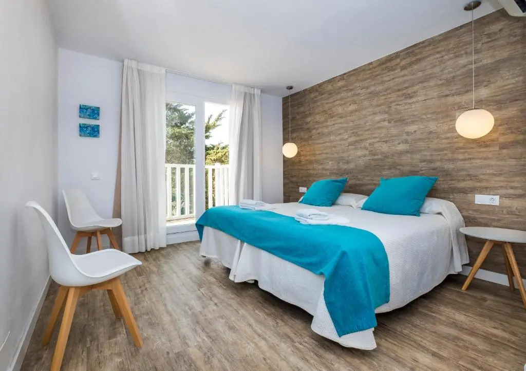 Apartamentos Playa de Canutells