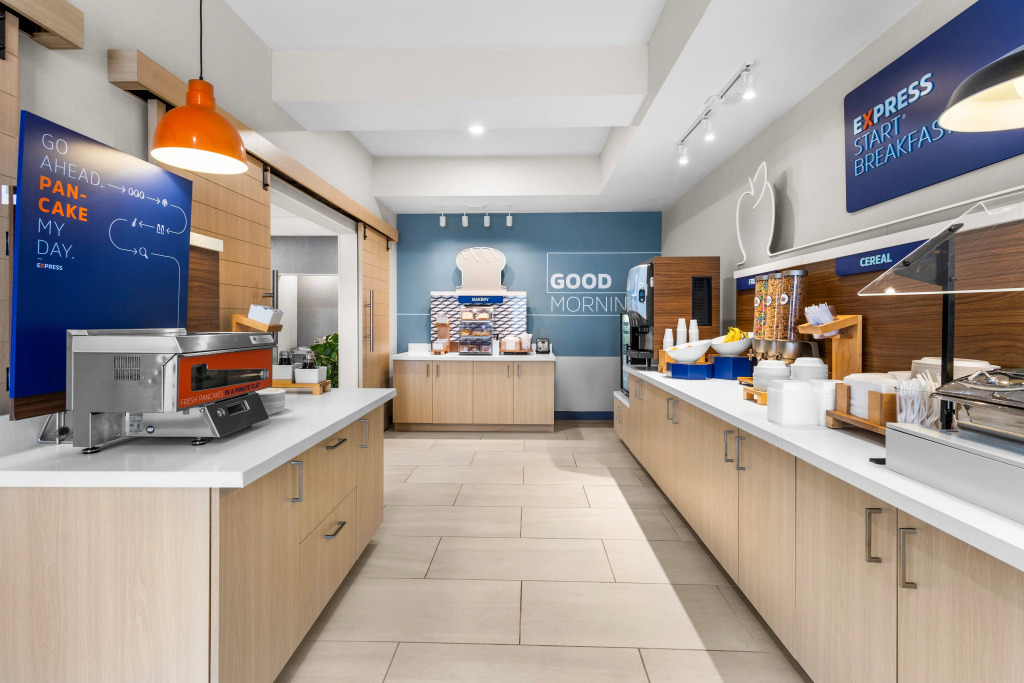 Holiday Inn Express & Suites Van Wert by IHG