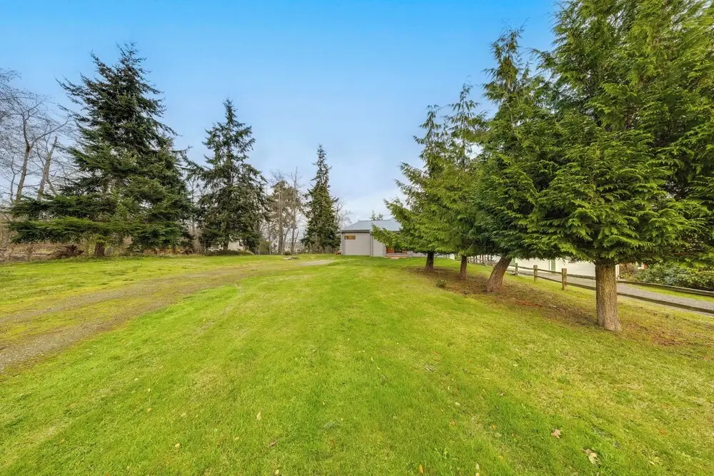 Water Views: Whidbey Island Hideaway w/ Deck