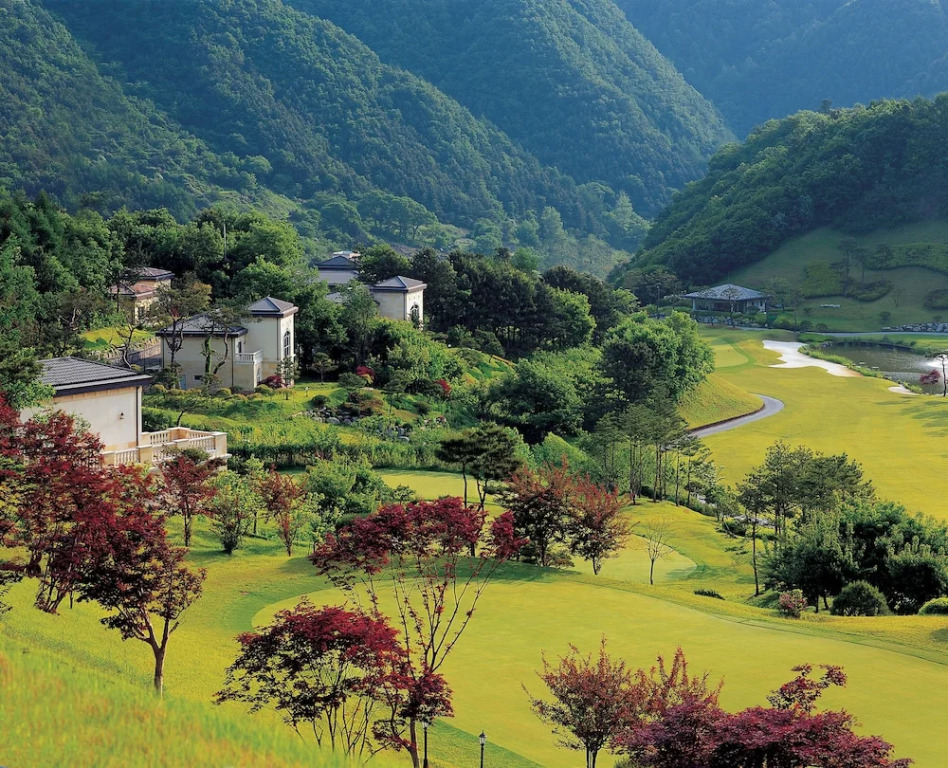 Crystal Valley CC Golden Village