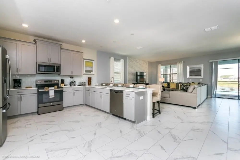 Luxury Lake View 8 Br Villa With Games Room 8 Bedroom Home by Redawning