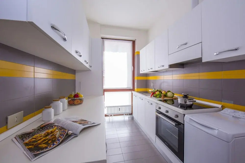 The Square Apartment