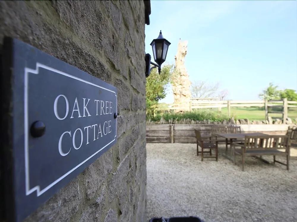The Old Oak Tree Barn
