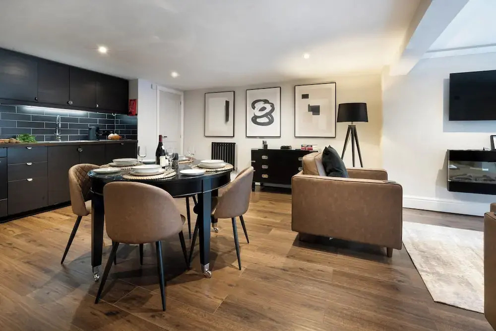 Courtyard Apartments