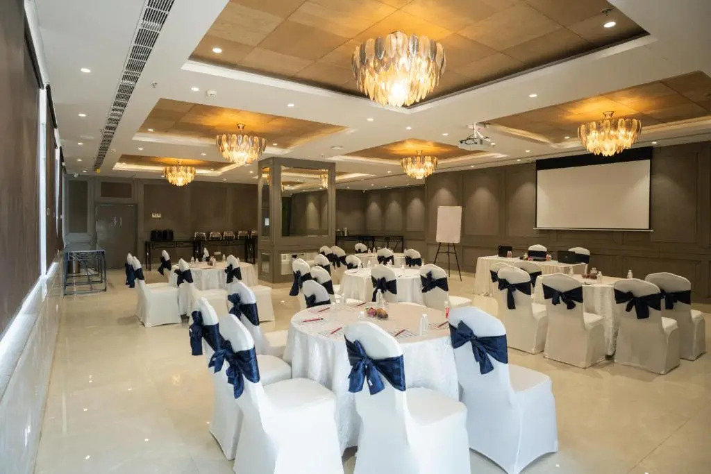 AR Suites KLJ Square