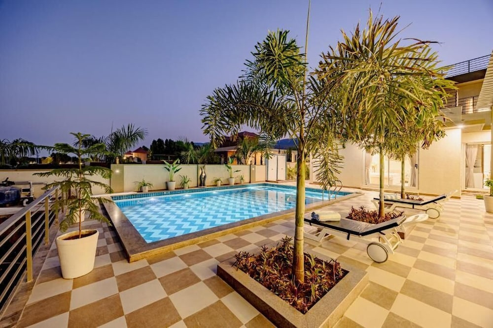 Heaven in Hills By ELIVAAS with pvt pool