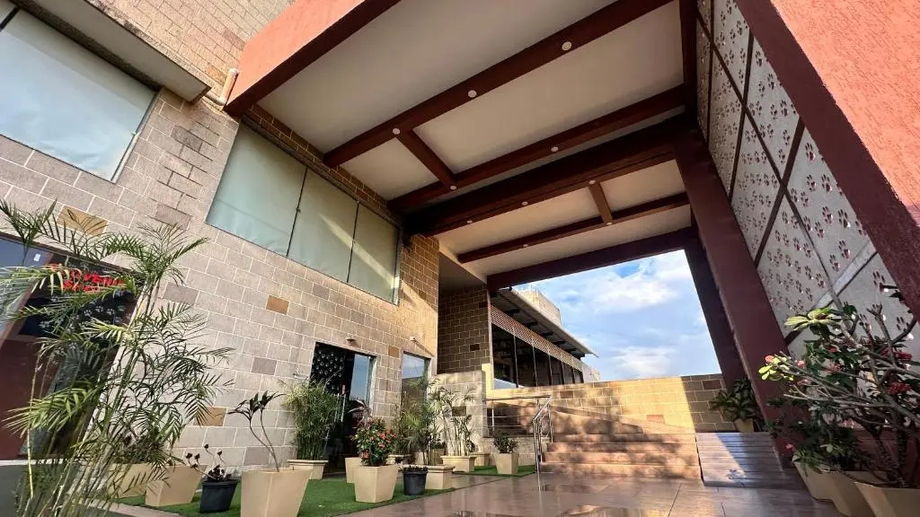 Lion Park Hotel And Resort