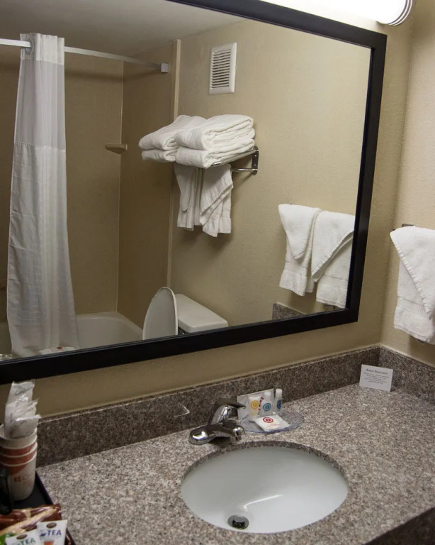 Comfort Inn & Suites