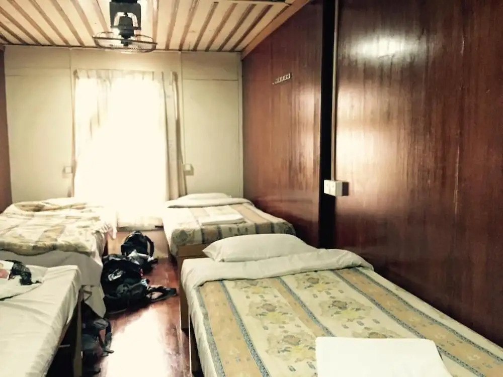 Mr. Charles Guest House - Hostel