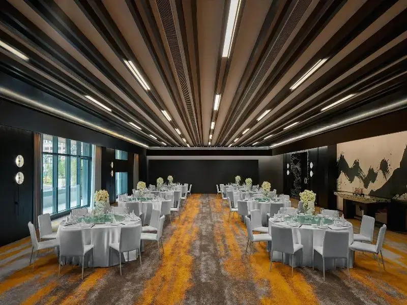 HUALUXE Hotels and Resorts Chongqing Wushan by IHG