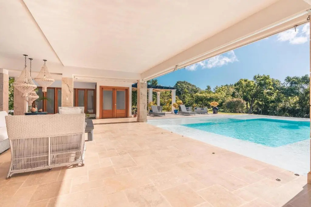 Magnificent Villa w Private Pool at Yarari