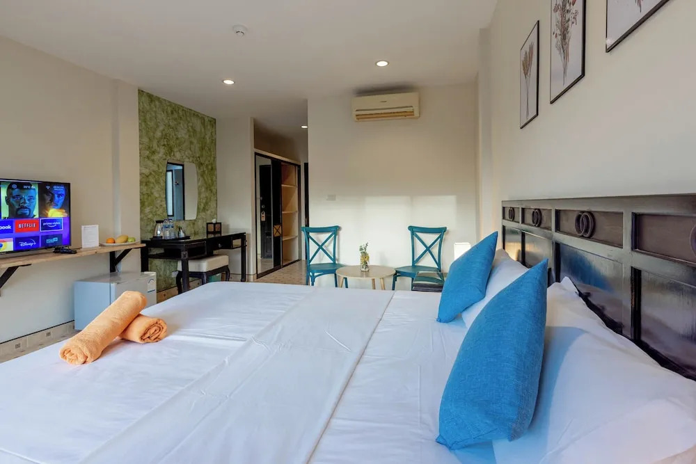 Club22 Kamala Suites, Kamala Beach