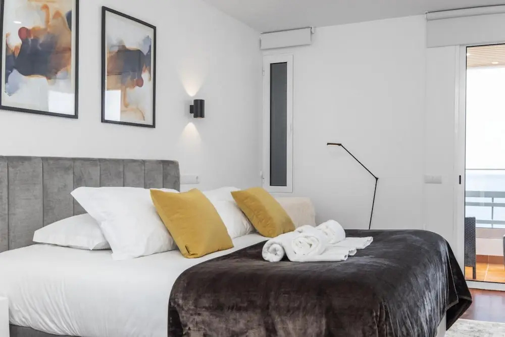 Lido Sunrise Apartment by Homie