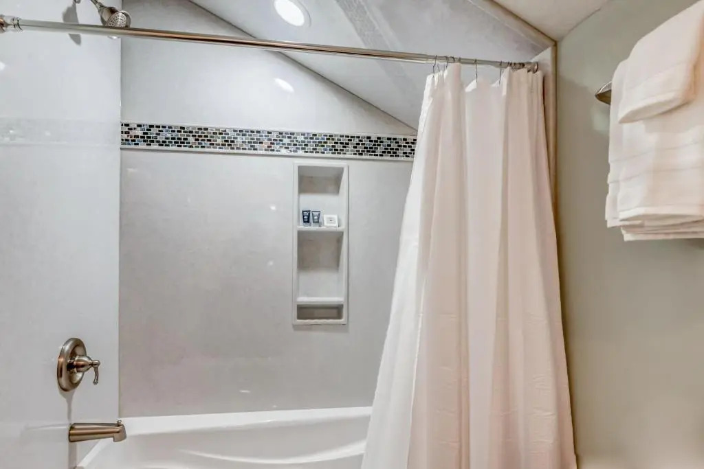 NEW Tri-Level Home with Ocean View and 3 En-Suite Bedrooms!