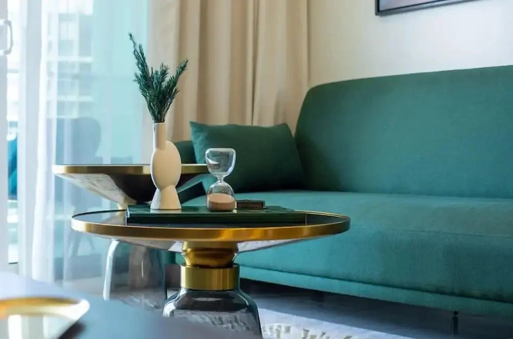Luxurious 1BR - Pool & Gym Access