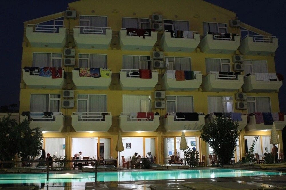 Hare Hotel