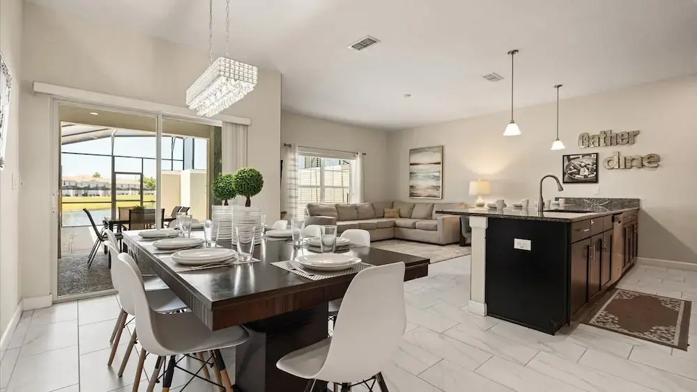 Upstay: Family-friendly 4BR Townhouse w Pool & BBQ