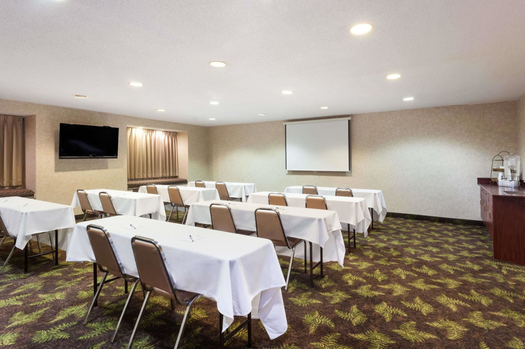 Microtel Inn & Suites by Wyndham