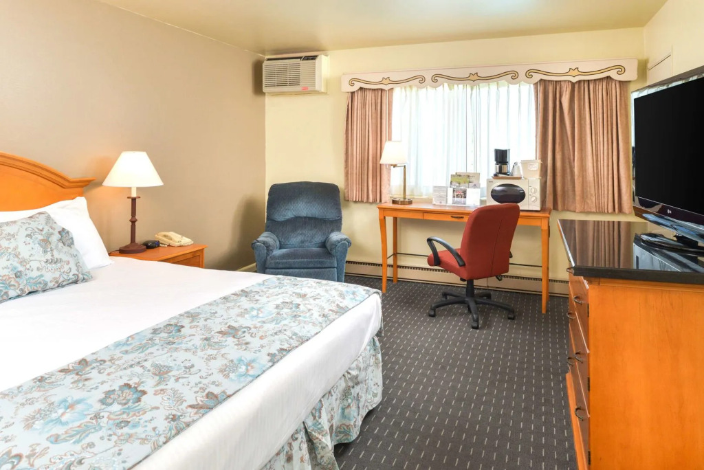 Svendsgaards Lodge- Americas Best Value Inn & Suites