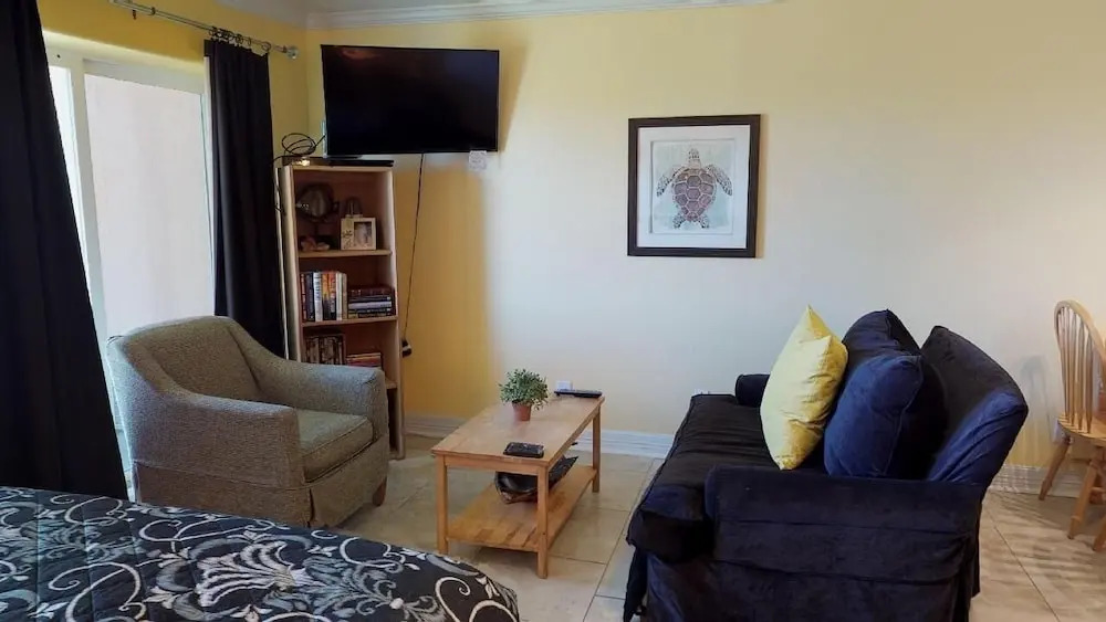 Island 126 Studio Bedroom Condo