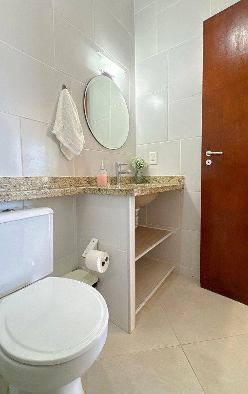 2 QUARTOS em CONDOMÍNIO TRANQUILO com PISCINA Estacionamento coberto  PARQUINHO para CRIANCAS - Cozinha Completa, VENTILADO, nascente, AR CONDICIONADO  800m da praia do PORTO DAS DUNAS e BEACH PARQUE - Ceará