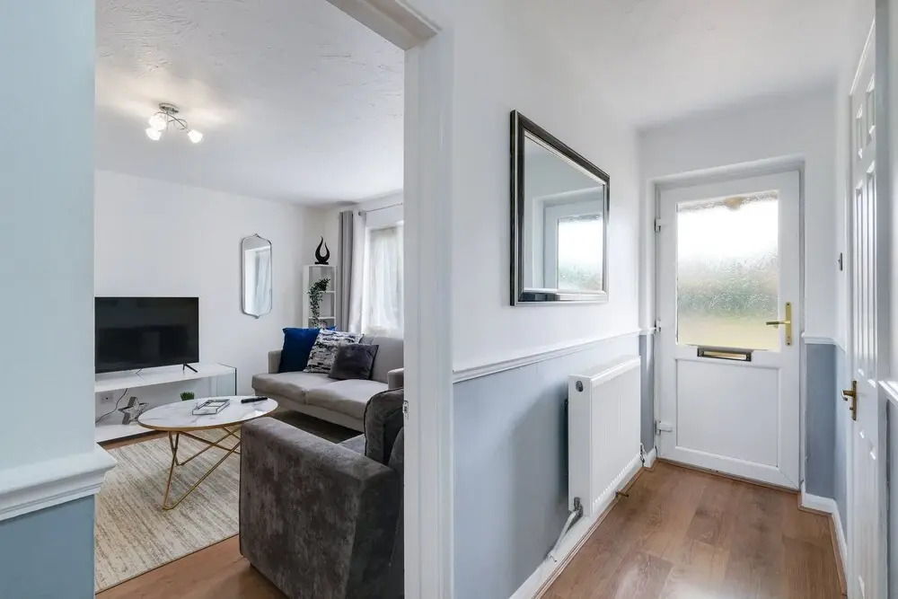 Sharp Close 4 Bedroom 2 Bath - Aylesbury
