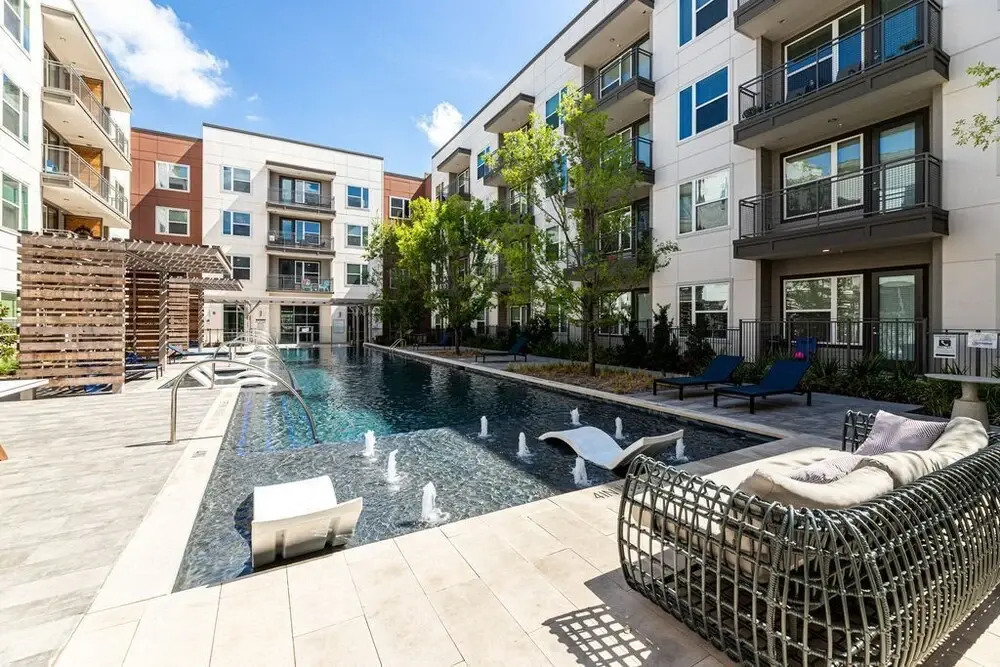 Dream Suites At River East