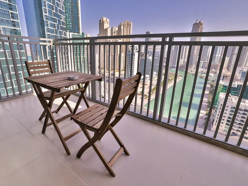 One Bedroom Near Dubai Wheel & JBR by Belvilla