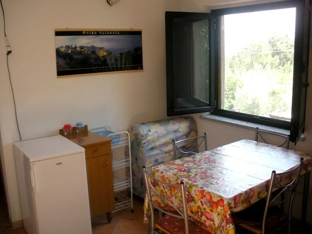 Apartment With one Bedroom in Briatico, With Furnished Terrace and Wifi - Near the Beach
