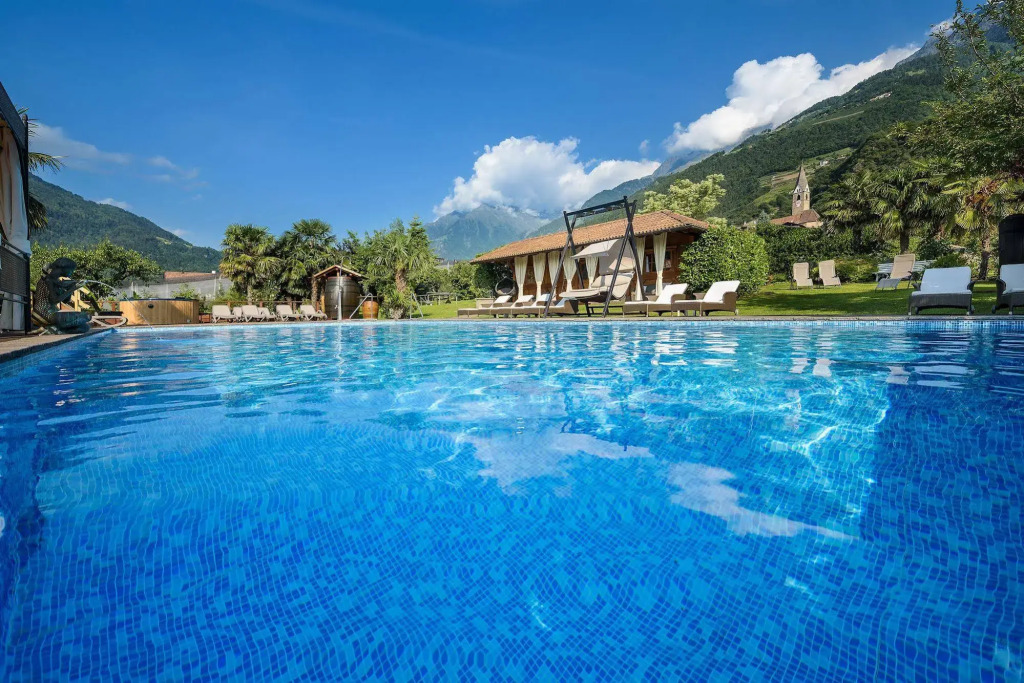 Ruster Resort