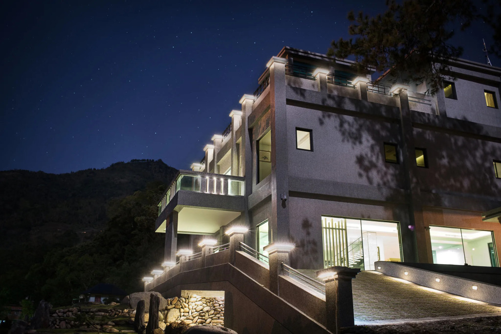 Azureloho Hostel