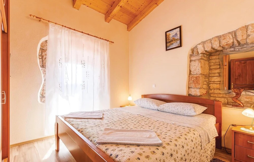 Two-Bedroom Holiday Home In Divsici