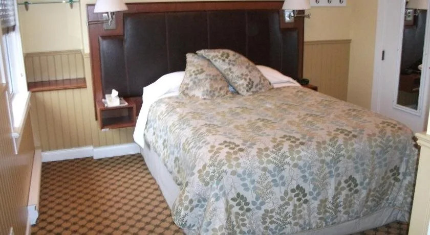 Salt Spring Inn