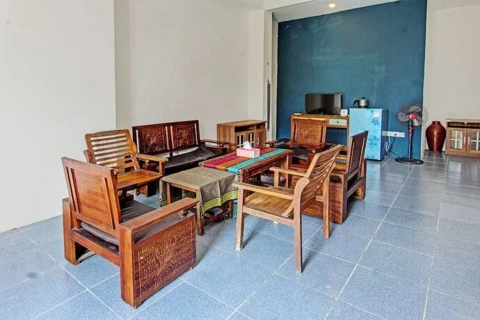 Capital O 92747 Ombak Cafe & Homestay