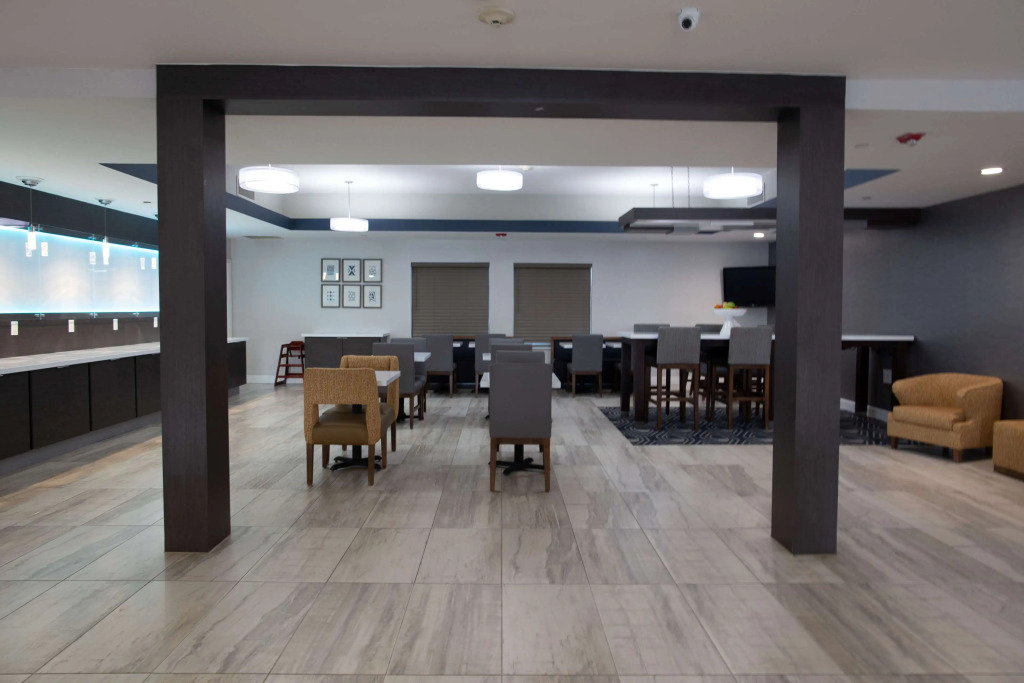 La Quinta by Wyndham Houston East at Normandy